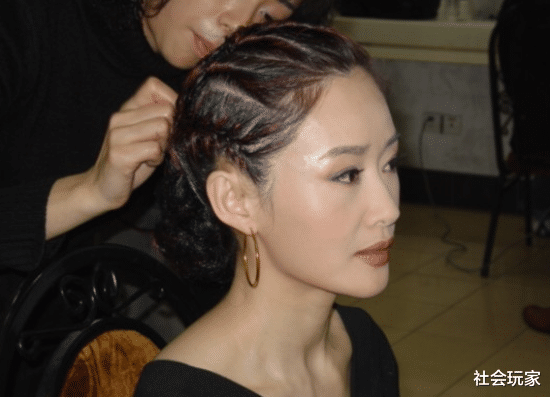 [盖丽丽]拒绝用替身，亲自哺乳却被封杀，今连十万块的车都买不起