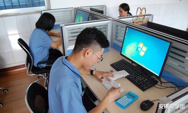 大学|适合报考公务员的4类专业，大学学个好专业，公考上岸很容易