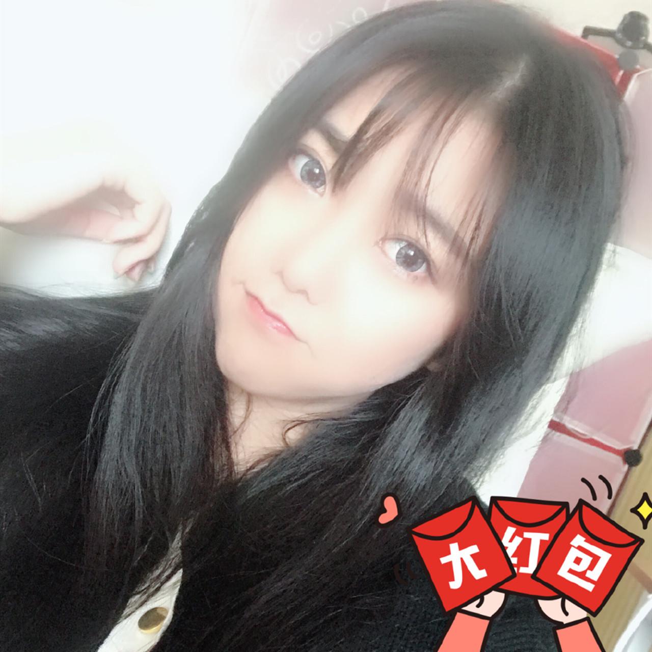 「小团团」小团团开播露脸2个月,与“男朋友”合照再次流出!看清模样后,愣了