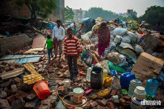 莫迪果然騙過全球，英媒揭露印度貧民窟疫情現狀，一切都亂套瞭-圖3