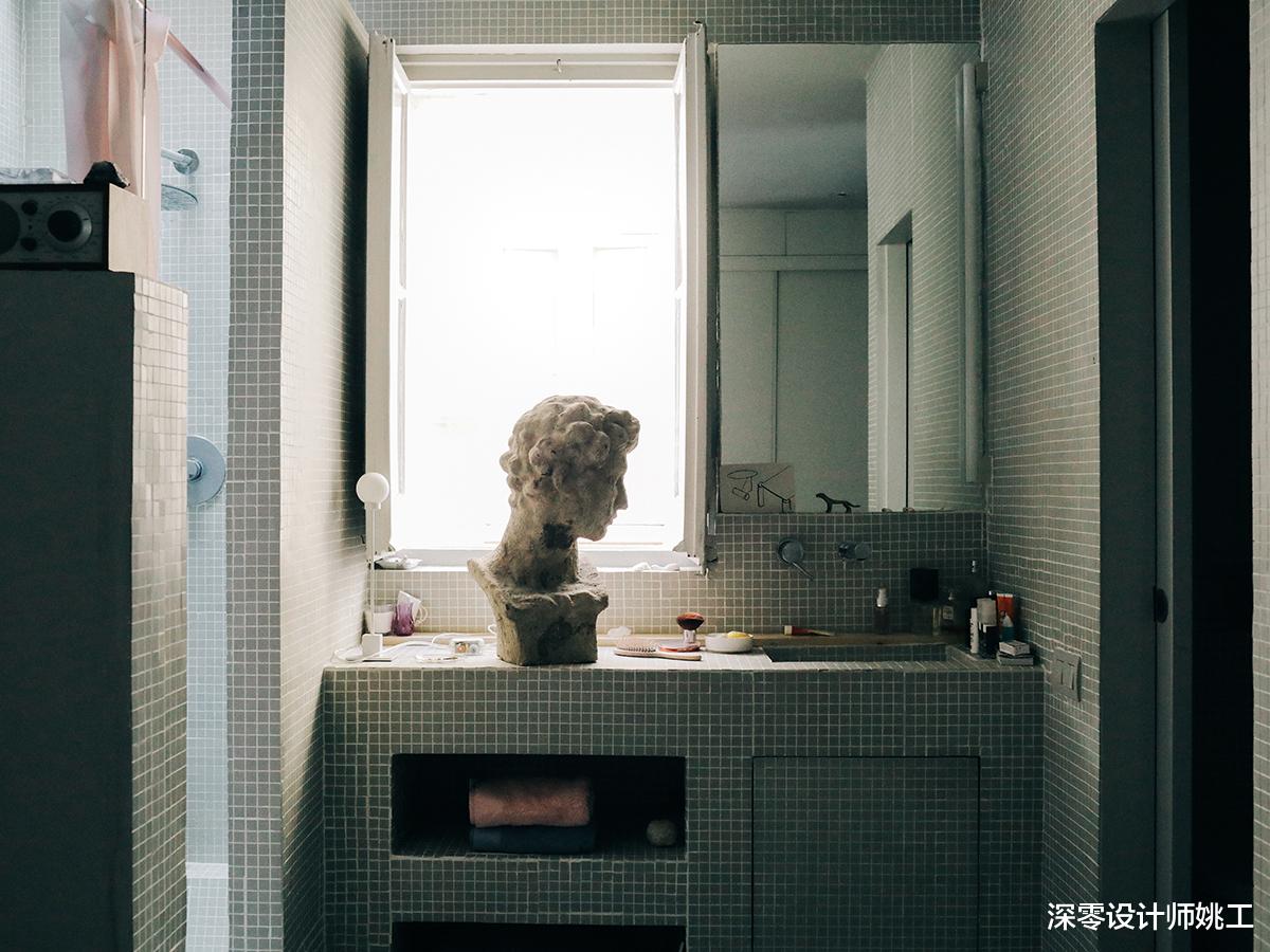 设计师|厉害了这设计师，自己住45㎡，椅子挂墙上做装饰，极具个性