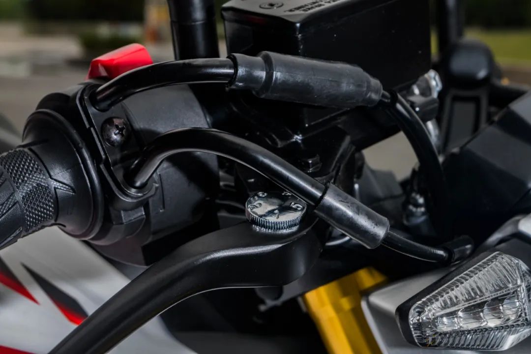 「动力」岂止工艺：豪爵DR300开箱日志，一款世界级水准的街车