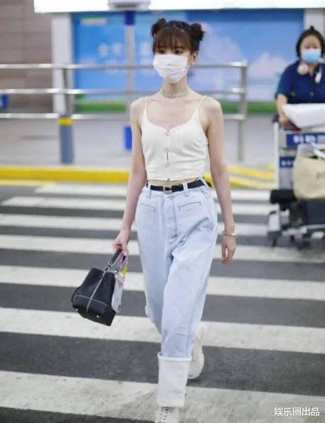 发型|毛晓彤换发型堪比整容，顶着哪吒头炸街，少女气质让人心动