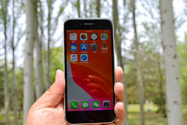 小屏|逐渐失去热度，连iPhoneSE都没办法打开小屏手机市场？