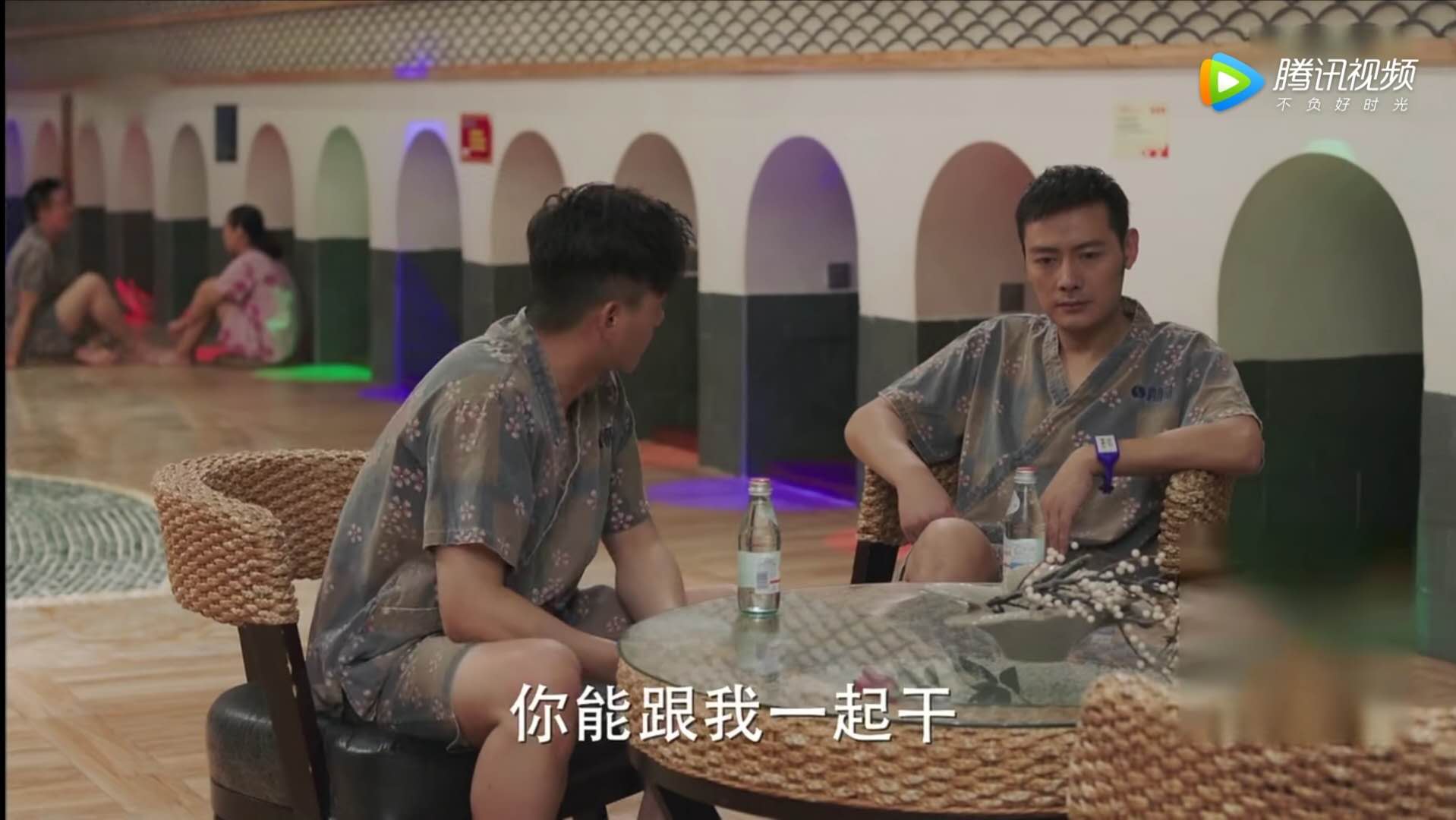「完美关系」《完美关系》卫哲绝地反击,谭鑫凯又一次成为过街老鼠。网友:还能犯这样的错