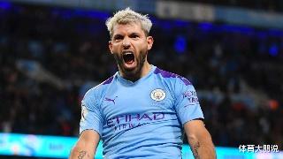 阿奎罗@缘分！阿奎罗玩游戏遇武磊：我十年前和梅西与这个男孩合过影！