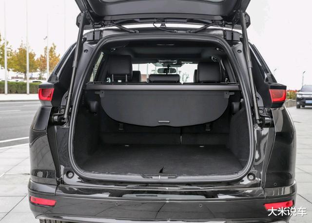 本田CRV▲本田再出“神车”！比CR-V漂亮10倍，每公里0.26元，16W多开回家