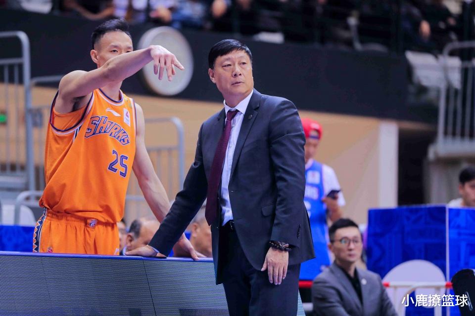 「拉米」李根汗颜吗？1200万年薪是对位小将24倍，得分却不到对手零头