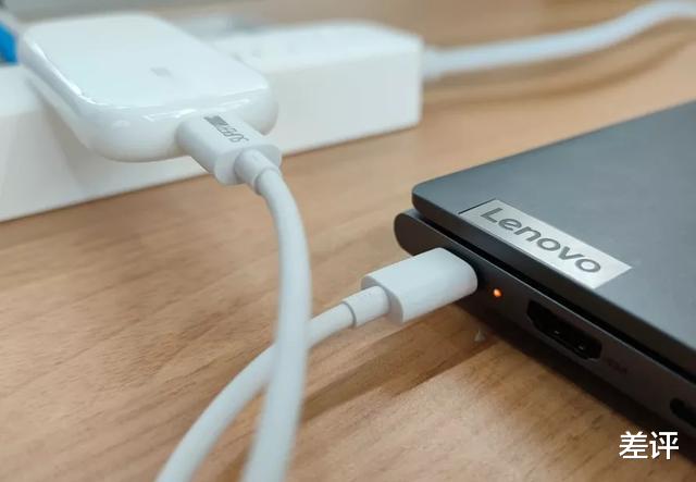 OPPO|OPPO还没发售的饼干充电头，能做到50W快充吗？