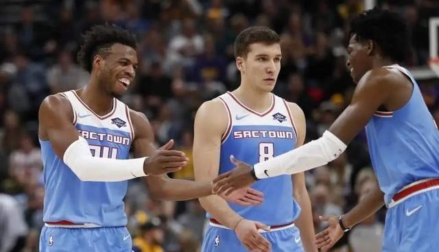 『湖人队』5换1，库兹马交易方案出炉！湖人队一举两得，詹姆斯夺冠可能大增