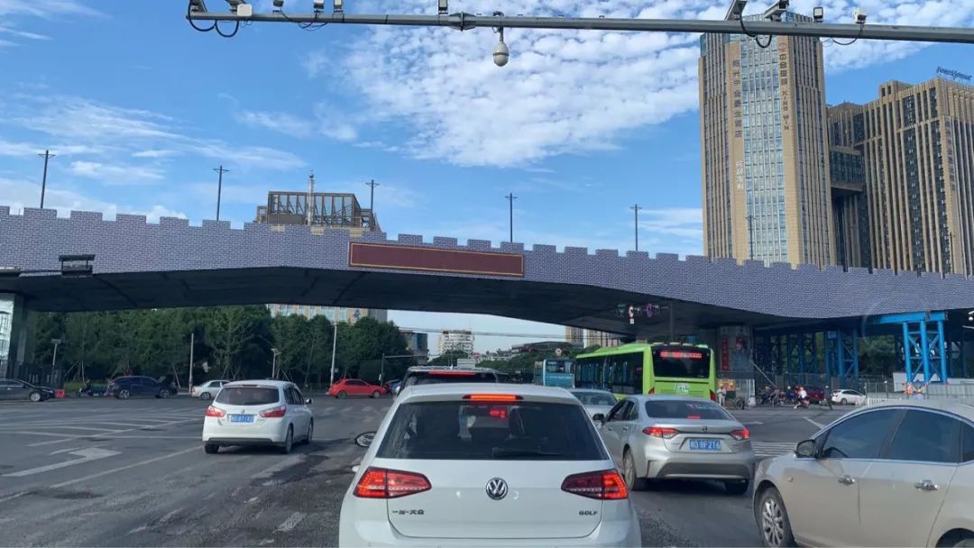 最爱大绍兴|绍兴这高架“新潮打扮”被网友狂喷！施工方回应来了...