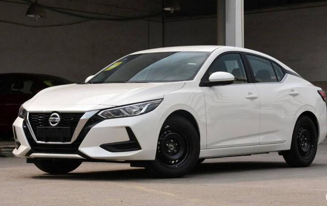 日产轩逸▲日产轩逸大获成功！油耗仅4.9L，5月卖了45283台，不愧为日本制造