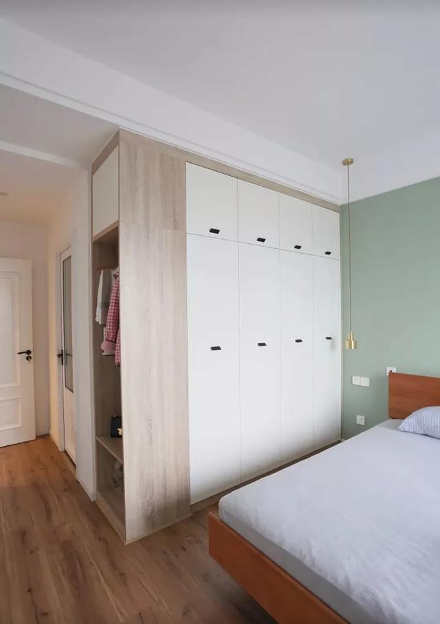 |衣柜也可以撞色，颜色撞得对，衣柜也可以很美