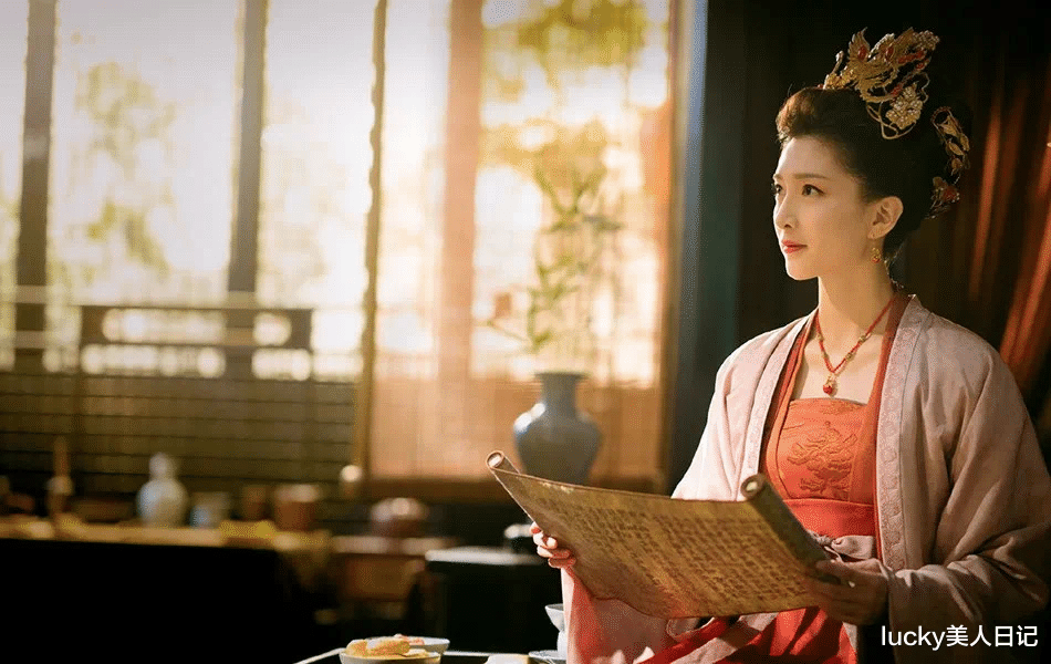 「江疏影」江疏影还有“学生气”？高马尾元气满满，网友：谁信她33了