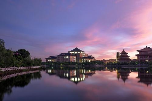 「」国内最好的16所医学院，可分为三档，考上前两档便可“光宗耀祖”