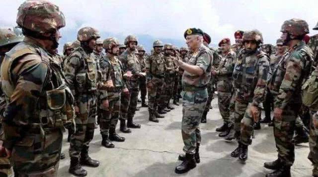 印度■不战而胜？数千士兵包围印度哨所，30枚导弹瞄准后：印军同意撤兵