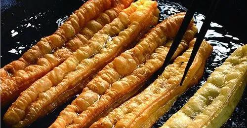 炸油条|这是一根人民的油条