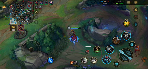 手机游戏|iPhone12实机操作《LOL手游》,按键多到按不过来,难度比王者荣耀高