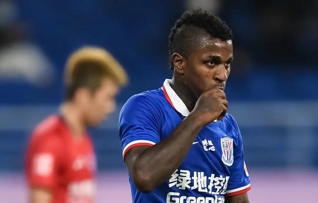 上海申花|朱辰杰报销，申花33岁飞翼重伤成败笔引援，外援2选1强援补位