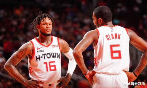 火箭队@390记三分，仅次于哈登，别队不要，火箭捡漏又盘活了一名奇兵