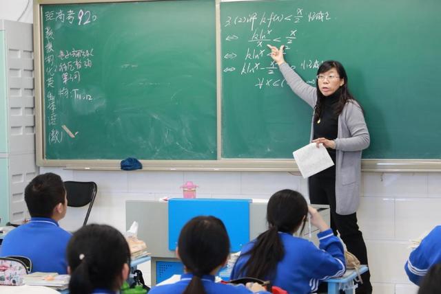 大学|教育部通知，教师群体将迎3大“好消息”，除了工资提高还有别的