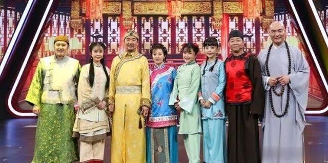 三德子|都是张国立搭档现状却不同：三德子养鸡，小桃红认不出，法印最惨