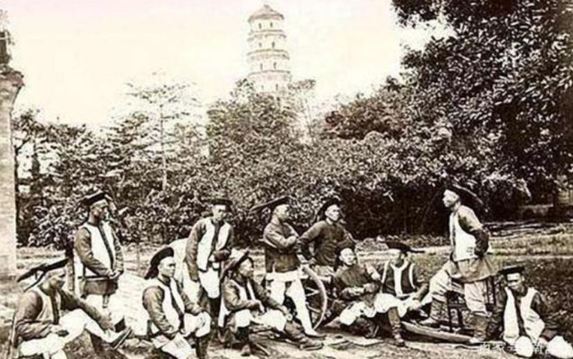 「」清朝灭亡了108年，为何皇陵还有守墓人？他们的工资从哪里来