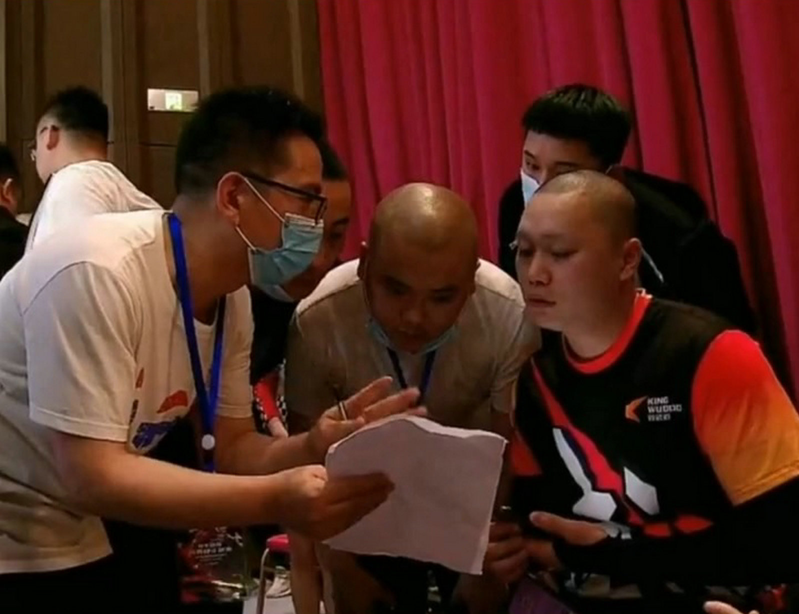 武僧一龙:网红武僧一龙直播一次能赚多少钱?来听听业内人士的分析