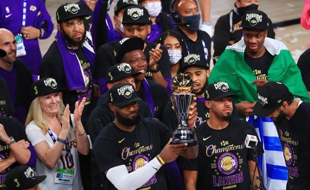 湖人队|湖人刚夺冠就遇难题！5名球员可能离队，再见了jr，感谢你的陪伴