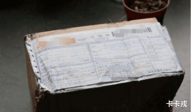 大学|高中女孩为了救人，不幸错失高考，五天后收到快递，女孩喜极而泣