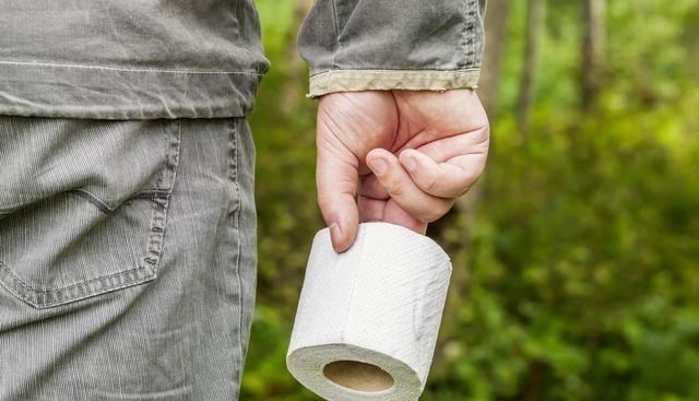 [肠胃]老放屁是在“排毒”吗？频繁放屁，多半是4个原因在“捣鬼”