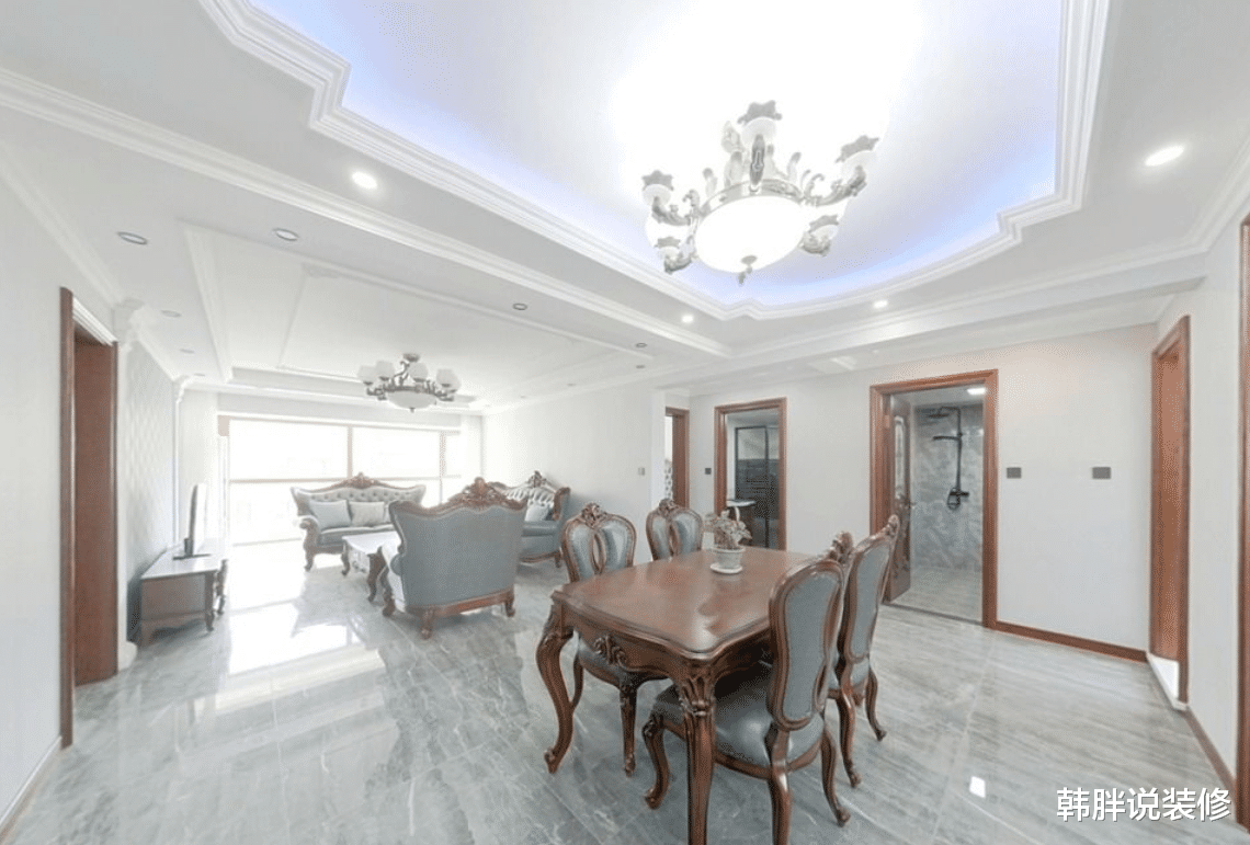 |135㎡简欧三居室，阳台打通并且装上落地窗，杂物房改成衣帽间