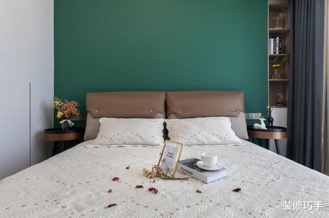 |他家装修真另类！客厅舍弃电视，厨房做开放式，反而又漂亮又实用