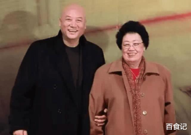姜文■身家数十亿的成龙,到“唐僧”家工厂做客看上一套衣柜,一问价格吓一跳
