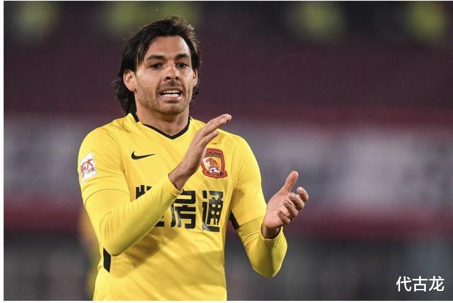 #国足#三人接受考察,国足冲世界杯只有一条路:招入全部归化球员