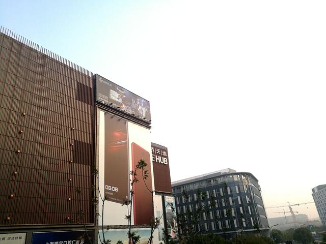 上海市闵行区的两个名副其实的购物中心：虹桥天地、虹桥天街