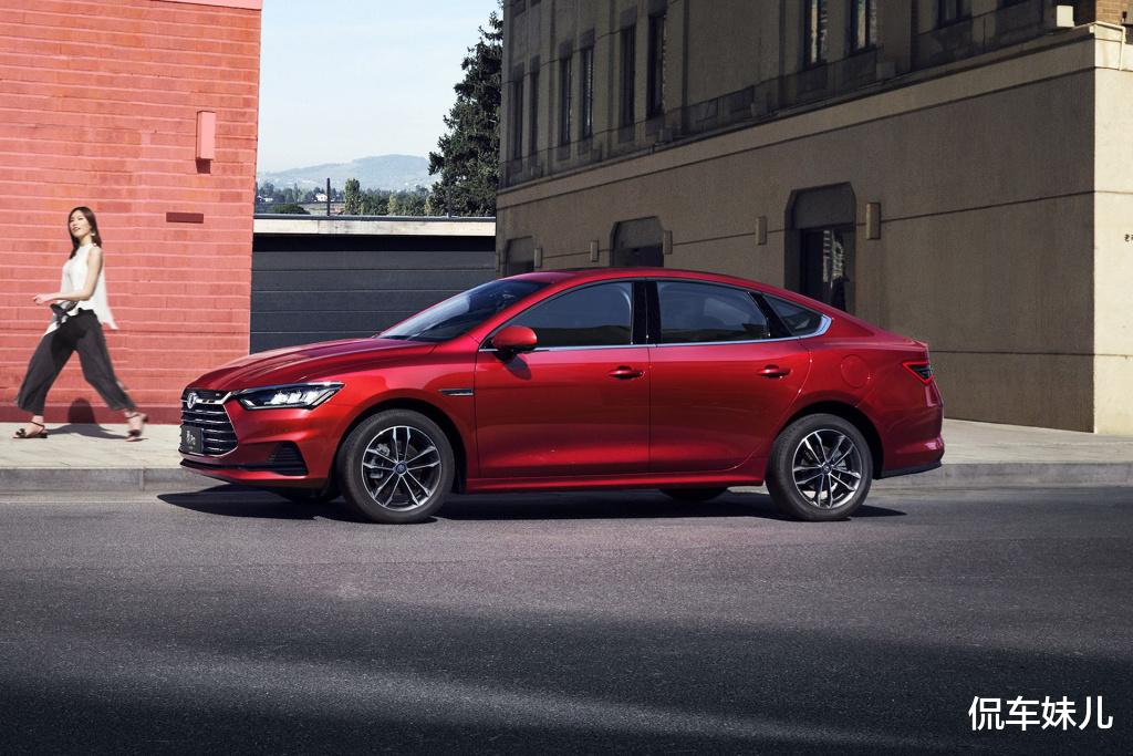 比亚迪|比亚迪家族的失败车，车长4765mm，实测破百8.62秒，月销仅924台