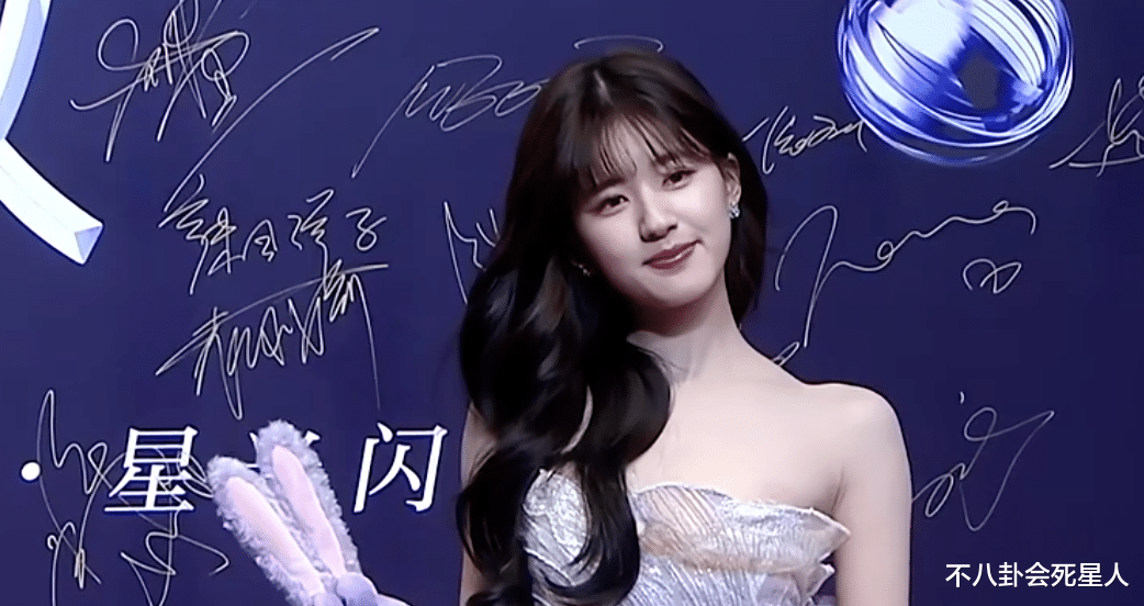 梁朝伟|星动夜红毯生图：梁朝伟满脸褶子，章子怡脸部紧绷，姚晨大嘴抢镜