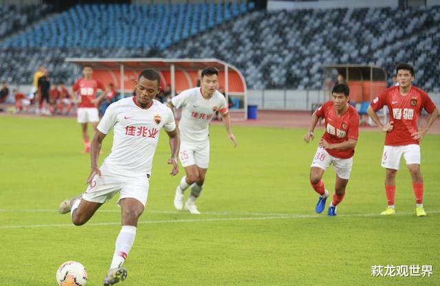 『特朗普』曾诚离队后遗症发作！恒大7场狂丢13球 国内媒体：卡帅希望补强门将