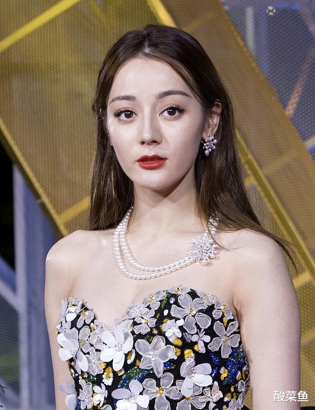 「庆余年」迪丽热巴新剧赢了收视输了口碑，这一次她又要被公司坑了吗？