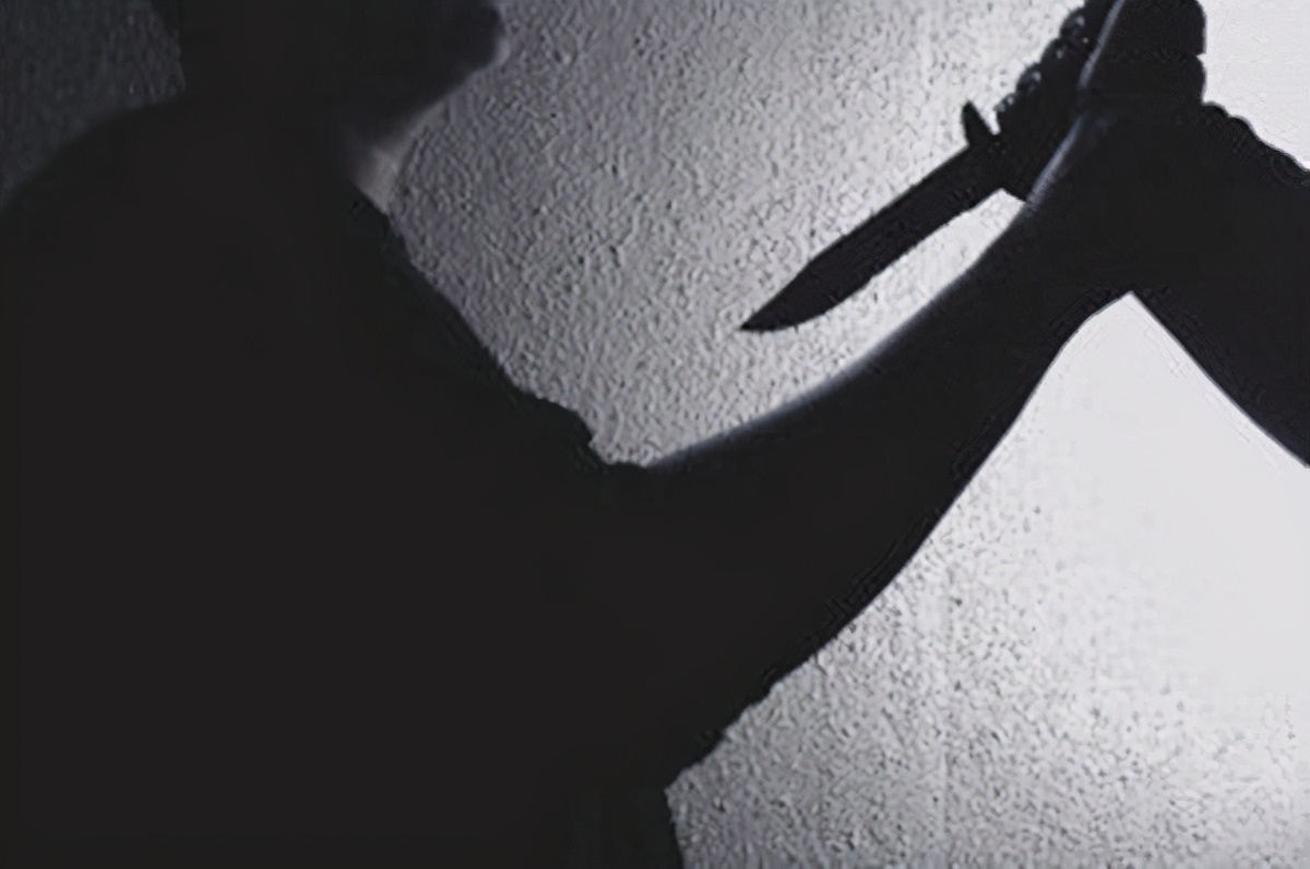 娱乐圈八卦姐 案件回顾：妻子被强奸，丈夫怒杀强奸犯，二人逃逸八年，终自首