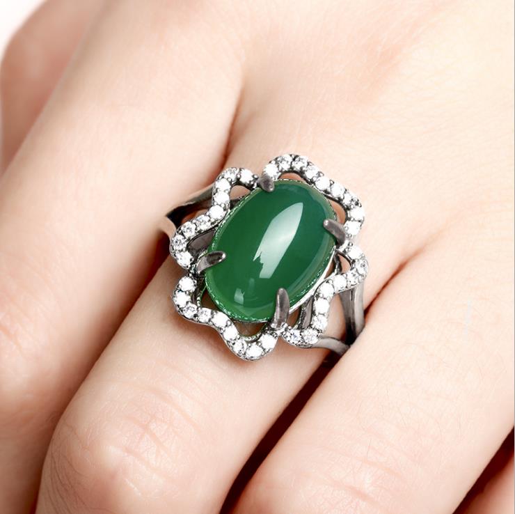 翡翠：选购翡翠戒指时，不能不知道的坑