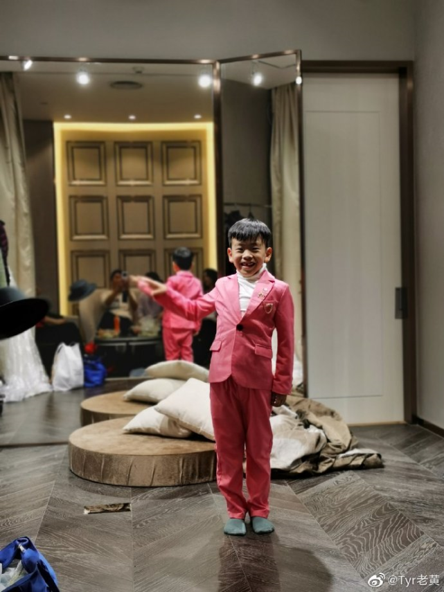 真的壕！瘫痪21年桑兰刚搬进宁波望江豪宅，又晒出北京带球场楼房