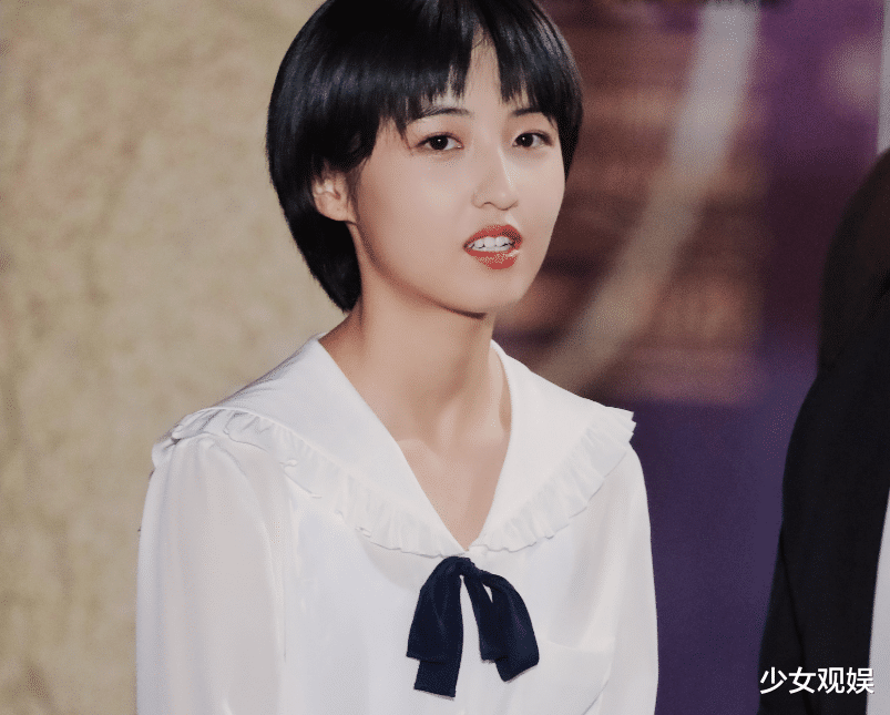 周游|张子枫焉栩嘉走红毯,我却留意到妹妹张子枫的靴子,没眼花吧?