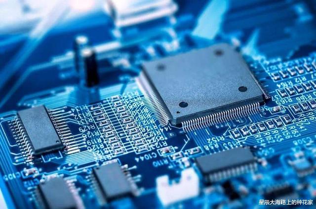 芯片@同样没有光刻机，九成芯片依赖进口，为什么俄罗斯不担心被制裁？