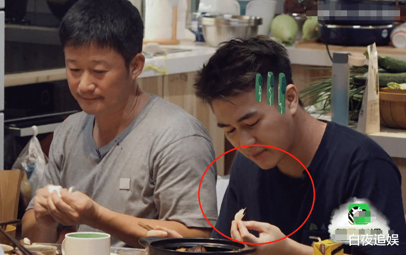 何猷君|幸福三重奏3：吴京像个老父亲，亲手教何猷君吃糖蒜，有内味儿了