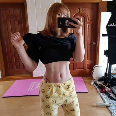 健身|124斤肌肉强壮的女生,房间全是健身器械,努力的人总是那么优秀