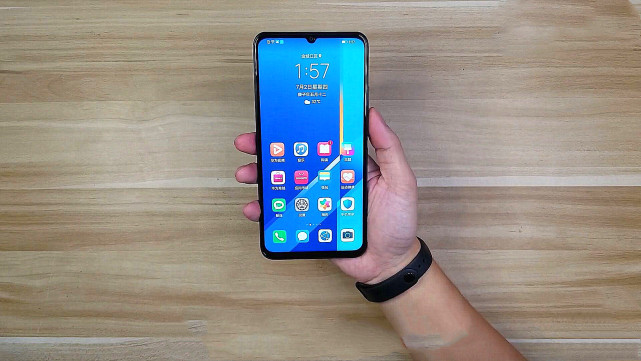 5G|华为手机虽好但别盲目跟风，这四款内行人较为喜爱，并且都是5G！