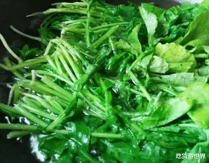 饺子|秋天，吃菠菜不如吃此菜，钙是菠菜的4倍，包成饺子，吃起来真香！