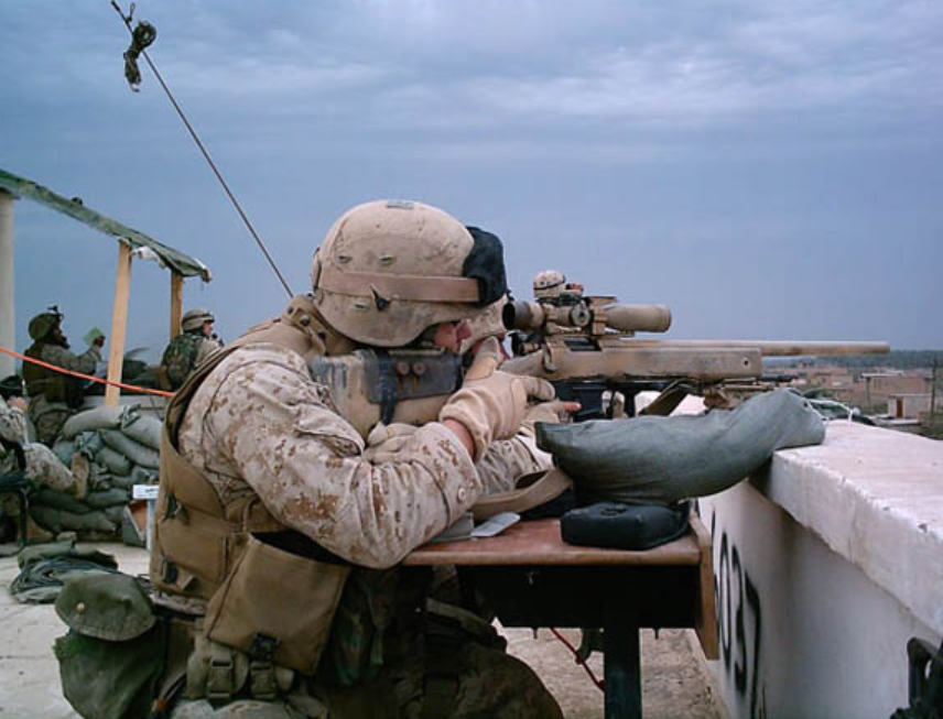 『美国』美国确诊人数突破93万！美军突然发动猛烈空袭，打响海外第一枪